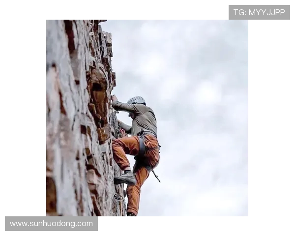 攀岩人生的深度对话:周敏如何在高峰与挑战中寻找自我 攀岩人生的深度对话:周敏如何在高峰与挑战中寻找自我