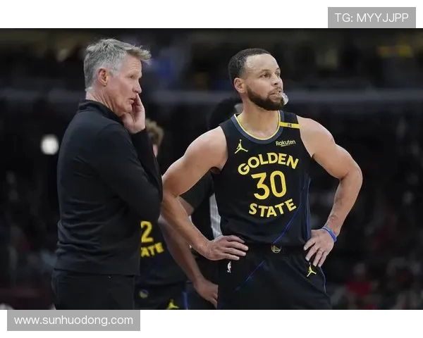 勇士与黄蜂激战正酣2月2日精彩对决引发球迷热议