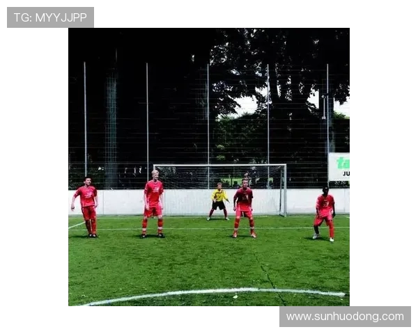 斯特罗与博德的精彩对决揭示足球战术的深度与魅力