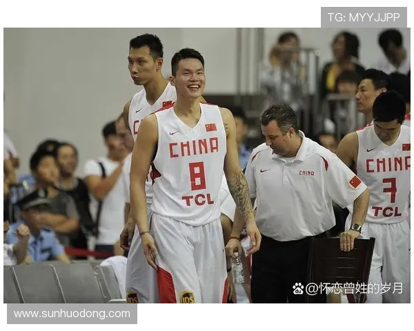 易建联重返赛场展现不屈精神助力中国篮球再创辉煌之路 易建联重返赛场展现不屈精神助力中国篮球再创辉煌之路