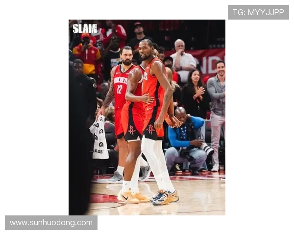 杜兰特对阵小牛狂砍52分展现绝对统治力引发球迷热议